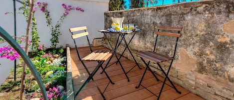 Departamento (4 Bedrooms) | Restaurante al aire libre