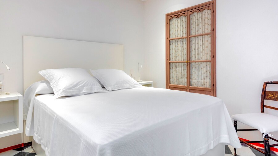 Genteel Home Casa Alcazar