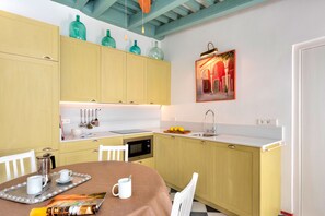 公寓 (4 Bedrooms) | 私人廚房 | 大型冰箱、微波爐、爐台、洗碗機