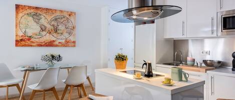 Lägenhet | Eget kök | Stort kylskåp, mikrovågsugn och kaffe- och tebryggare