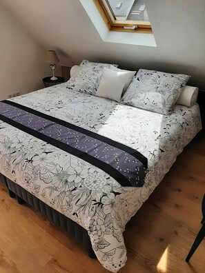 2 chambres, fer et planche Ă repasser, Wi-Fi gratuit, draps fournis