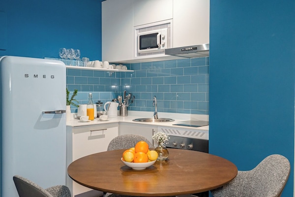 Studio Economy | Bếp riêng | Tủ lạnh, lò vi sóng, lò nướng, bếp nấu