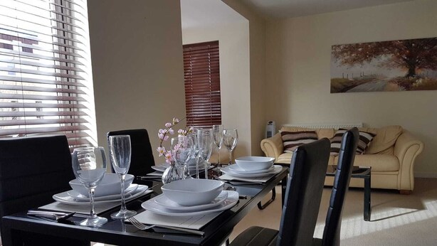 Apartment | Living room | Flat-screen TV - Come Stay at Kennet Island (Reading)
