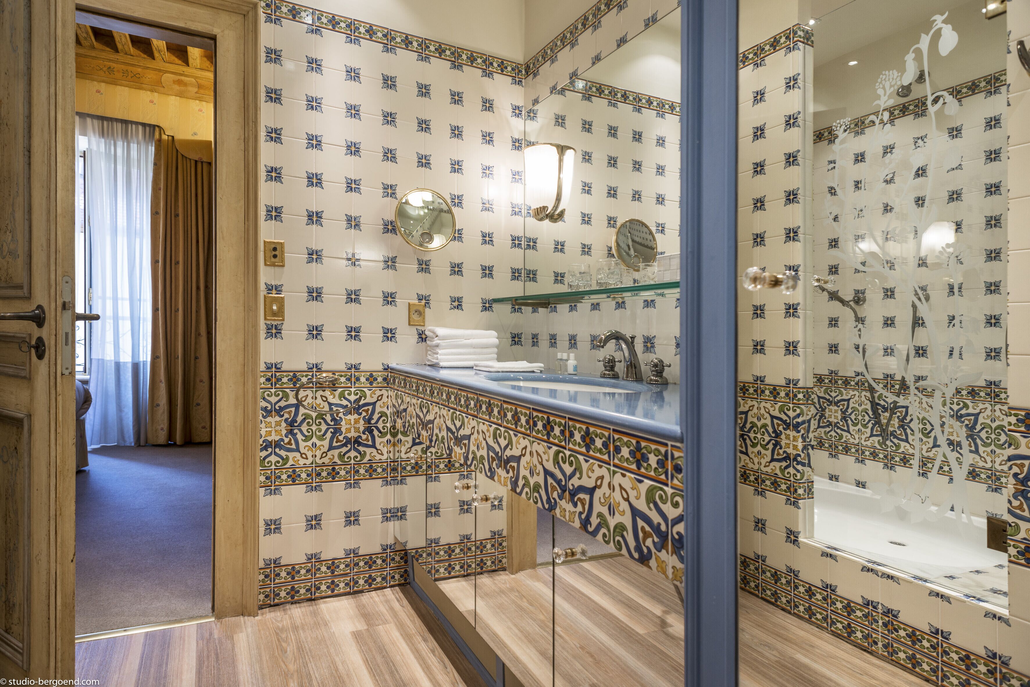 Bathtub, hair dryer, towels