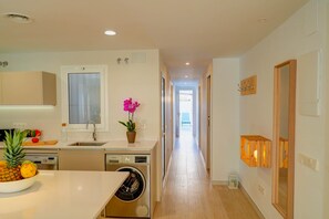 Frigorifero, microonde, forno, lavastoviglie