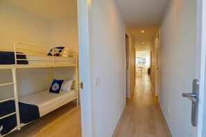 3 chambres, fer et planche à repasser, Wi-Fi gratuit, draps fournis