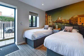 Twin Room, Ensuite (Shower Only) | Individually decorated, individually furnished, iron/ironing board - The Bell Inn (Newmarket)