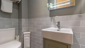 Chambre | Lavabo de la salle de bain