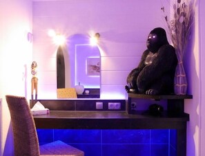 Suite (Malaika) | Individually furnished, free WiFi - Oma's Küche und Quartier (Binz)