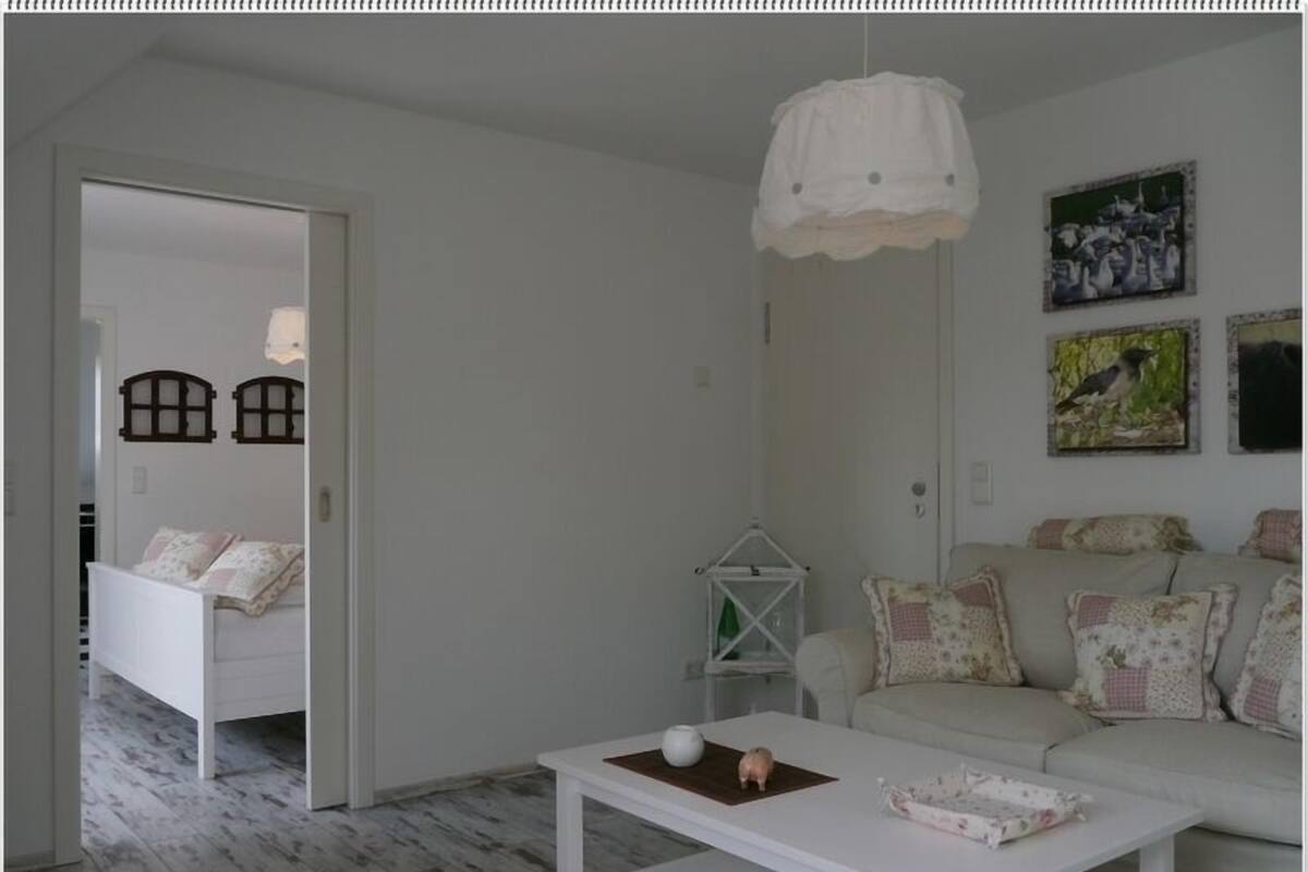 Suite (Landliebe) | Living area | Flat-screen TV