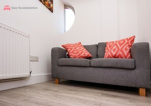 Studio | Living area | TV - Quirky Studio Apartment (Reading)