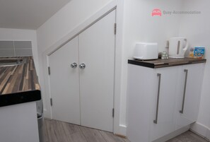 Studio | Private kitchenette - Quirky Studio Apartment (Reading)