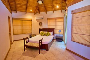3 bedrooms, iron/ironing board, free WiFi