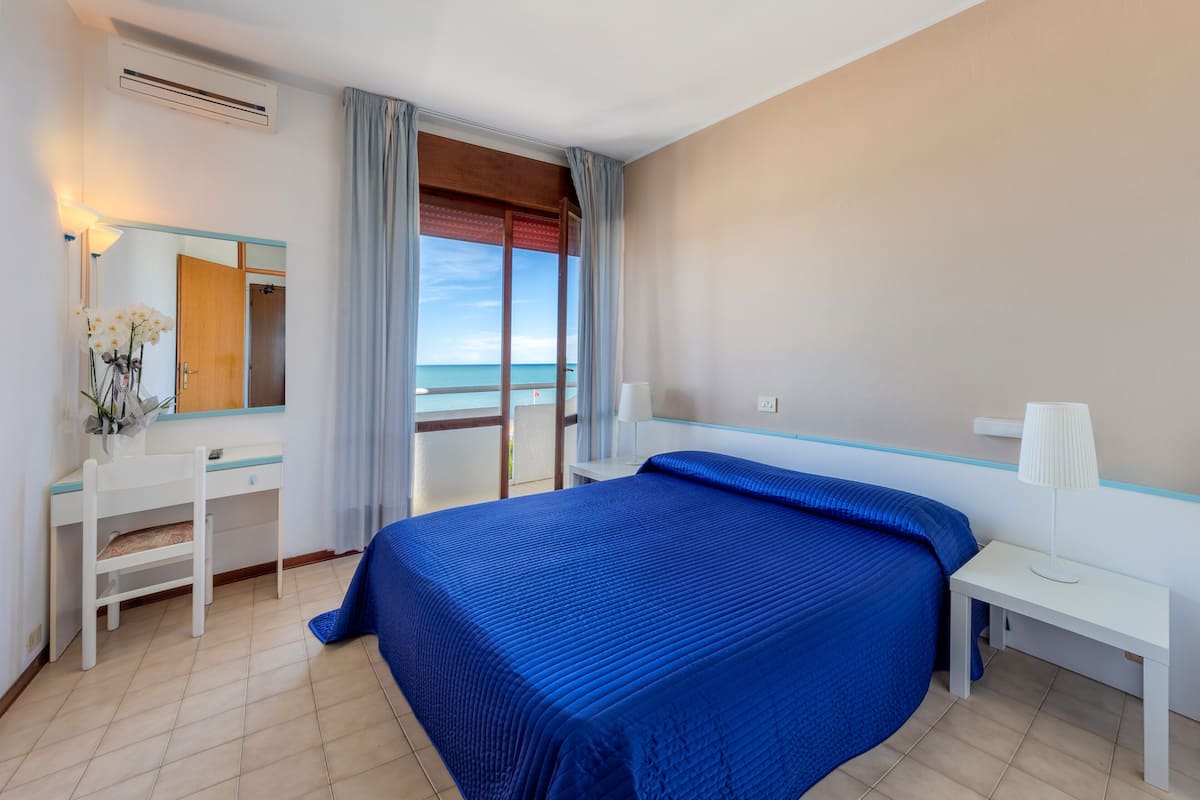 In-room safe, desk, blackout curtains, free WiFi