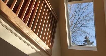 Sunflower-Keuka/Seneca-Lake View-Hot Tub-Wine Trail-Pets, 13 Wooded Acres-7 min to Beach