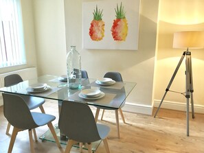 Apartment, 3 Bedrooms | In-room dining - Come and Explore Liverpool (Liverpool)