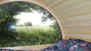 Basic Cabin | Individually decorated, individually furnished - Roulotte et Tipi Insolites en Mené (Saint-Vran)