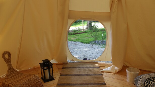 Family Tent | Living area - Roulotte et Tipi Insolites en Mené (Saint-Vran)