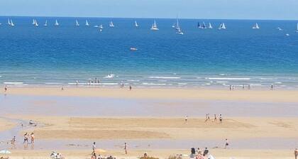 LAREDO Magnifico LUJO 1 ° LINEA DE PLAYA 2 GARAJES