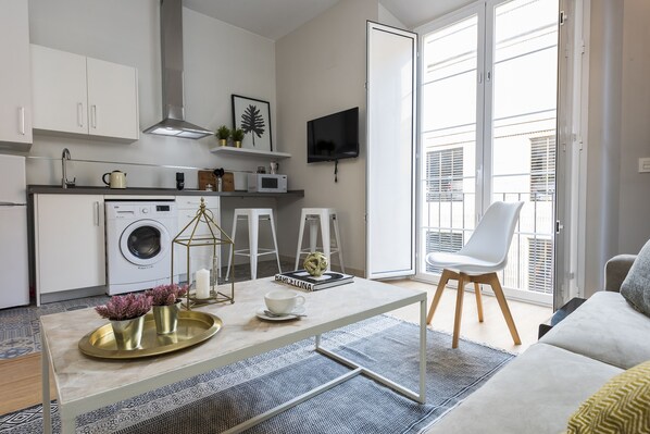 Apartment, 1 Bedroom | Private kitchen