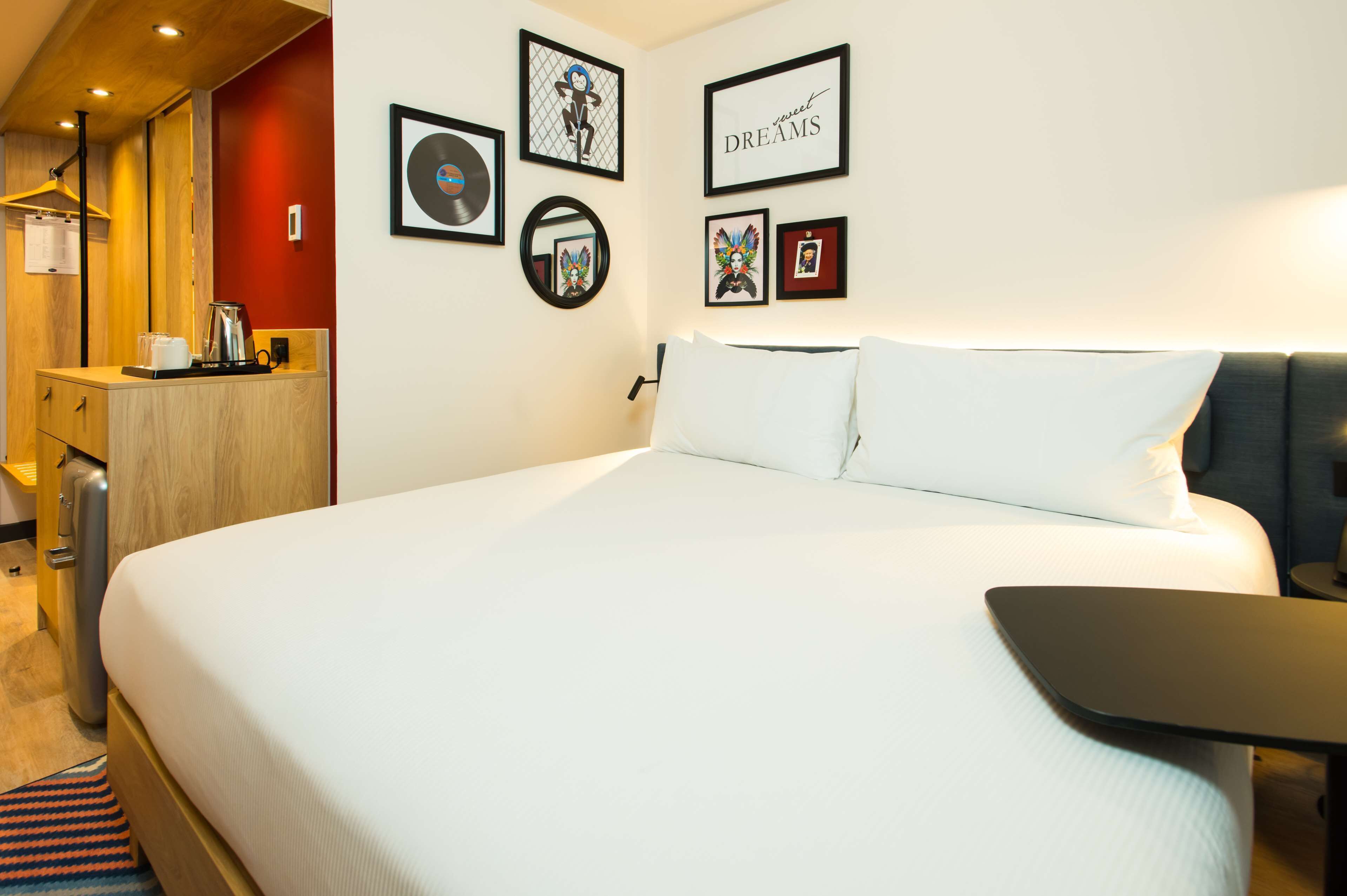 in-room safe, iron/ironing board, free wifi, bed sheets