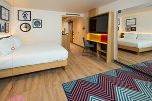 King Accessible Room | In-room safe, iron/ironing board, free WiFi, bed sheets