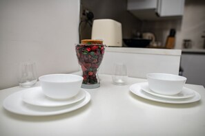Apartamento, 1 quarto | Opções para refeição no quarto