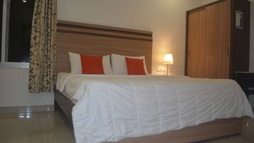 2 habitaciones, tabla de planchar con plancha, wifi y ropa de cama