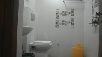 Shower, towels, soap, shampoo