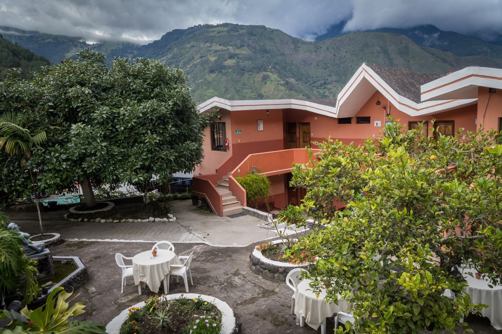 Habitación triple básica | Vista al jardín