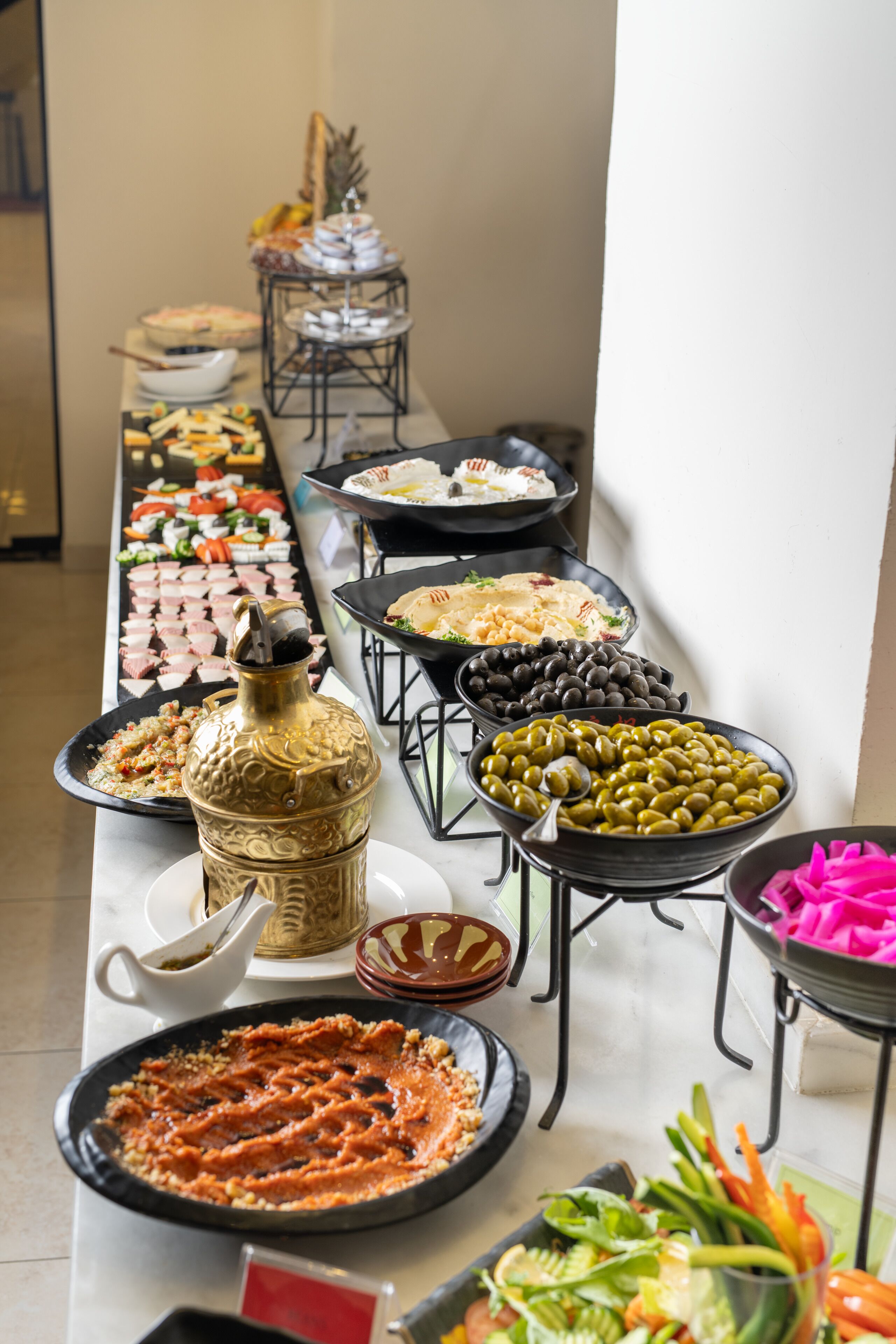 daily continental breakfast (jod 7 per person)