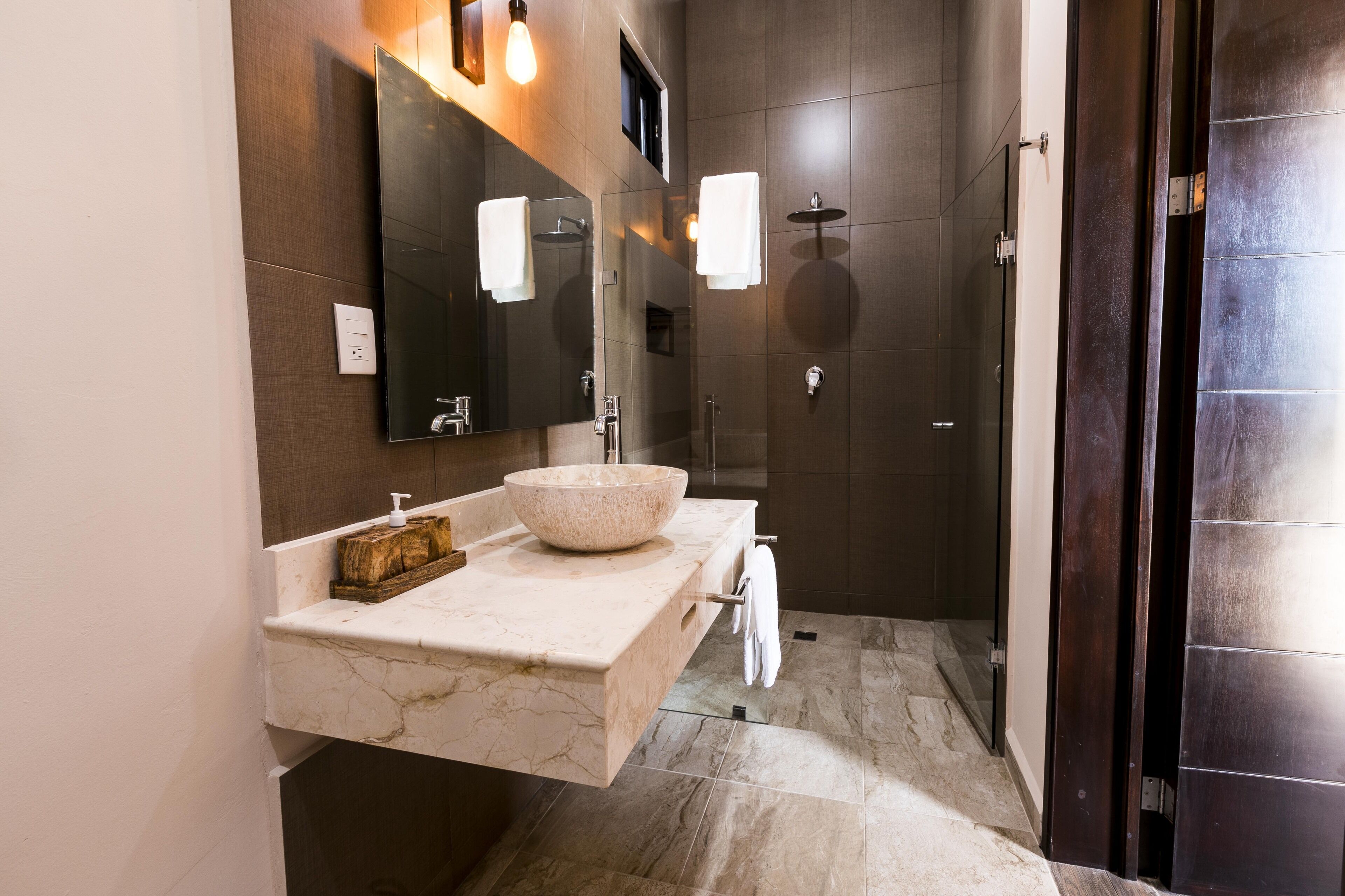 deluxe room, 1 king bed, refrigerator, pool view | bathroom shower