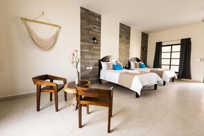 Premium bedding, down duvets, in-room safe, individually decorated - Hotel Los Frailes, Valladolid, Yucatán (Valladolid)
