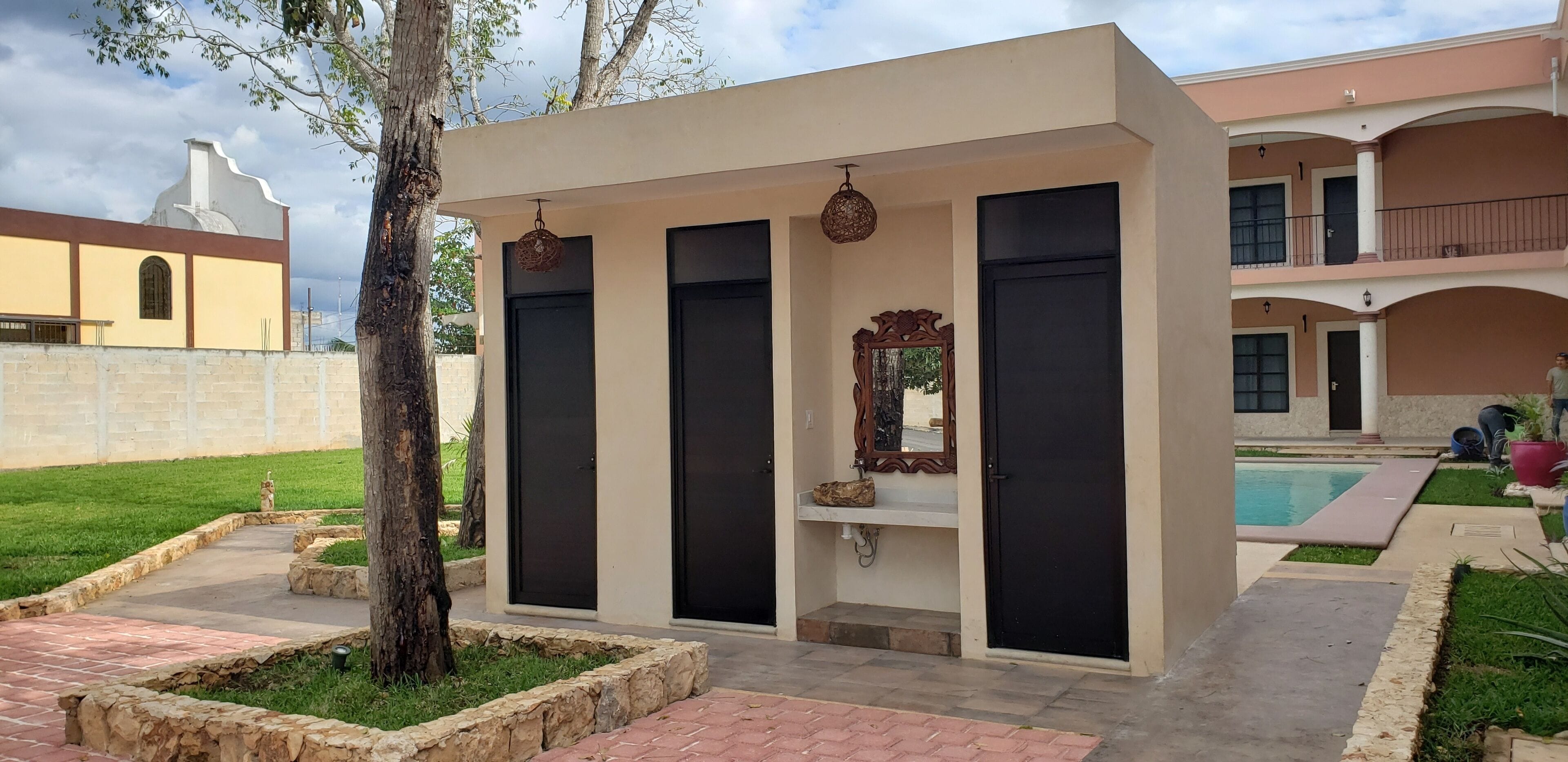 outdoor pool, open 8:00 am to 8:00 pm, pool loungers