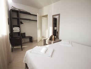 Soundproofing, iron/ironing board, free WiFi, bed sheets - Le quattro stagioni (Verona)