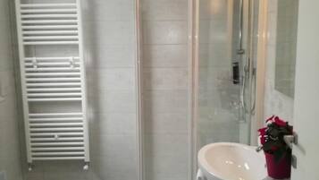 Dusche, Regendusche, Haartrockner, BademÀntel