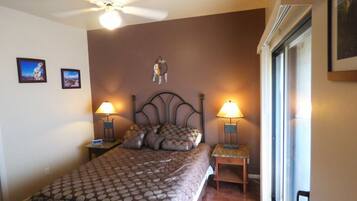 2 habitaciones, escritorio, tabla de planchar con plancha y wifi gratis