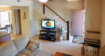 Great Central Location! - Hot Tub- Red Rock Views