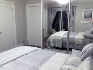 1 chambre, chambres insonorisées, fer et planche à repasser