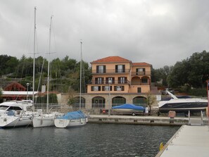 Fachada da propriedade