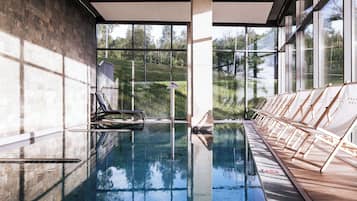 Una piscina techada