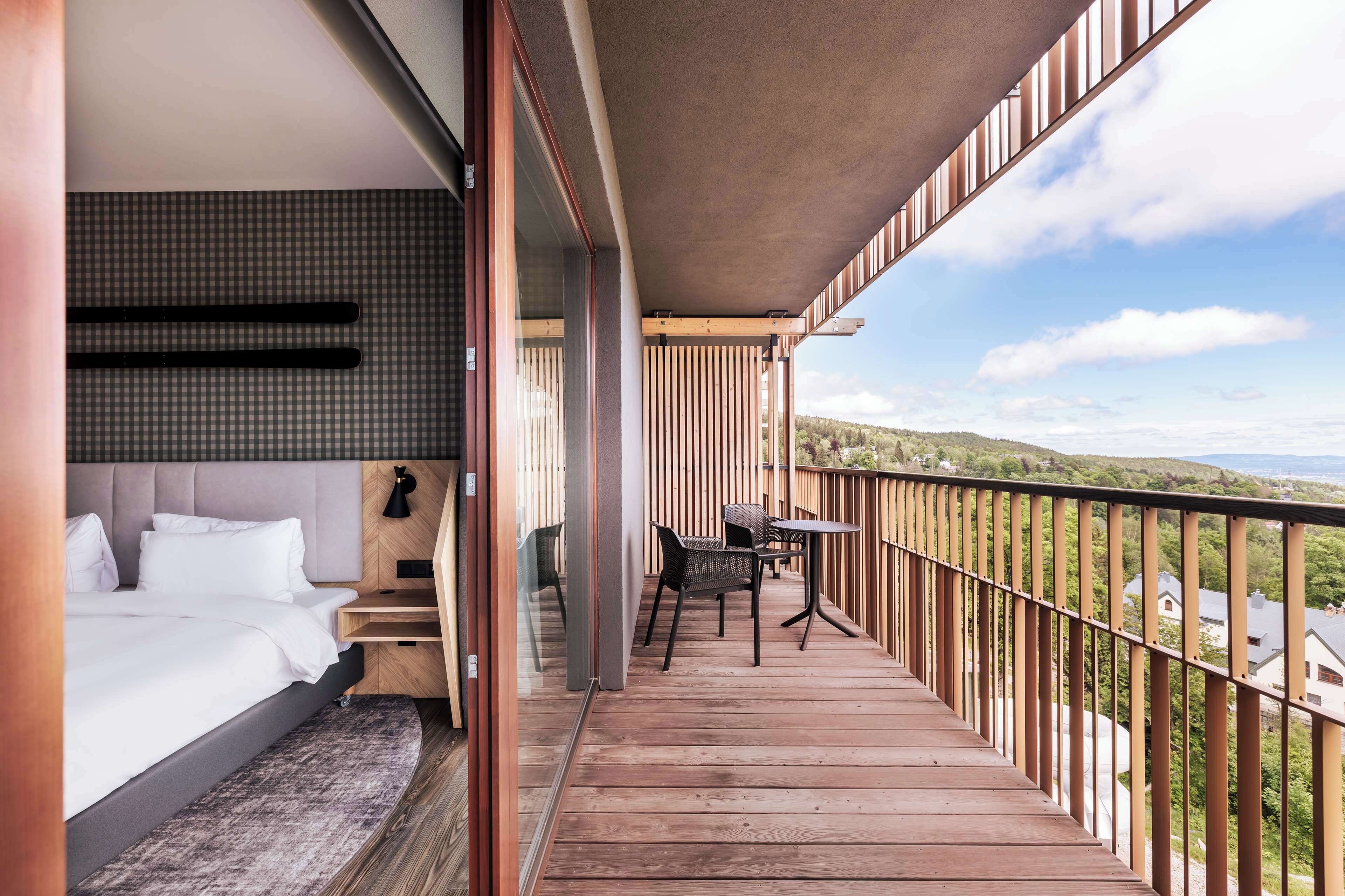 suite, mountain view | 1 bedroom, hypo-allergenic bedding, minibar, in-room safe