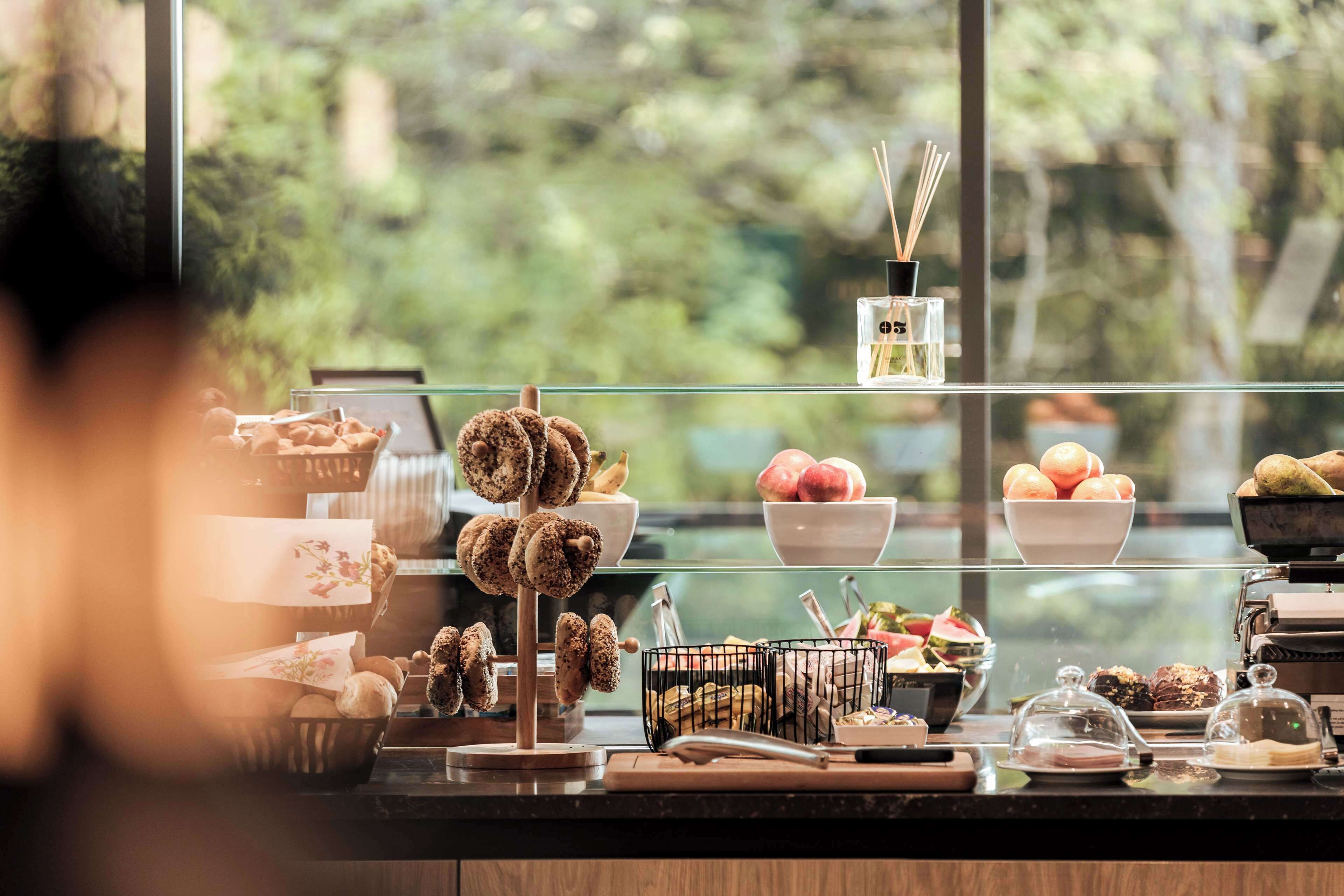 Daily buffet breakfast (PLN 90 per person)