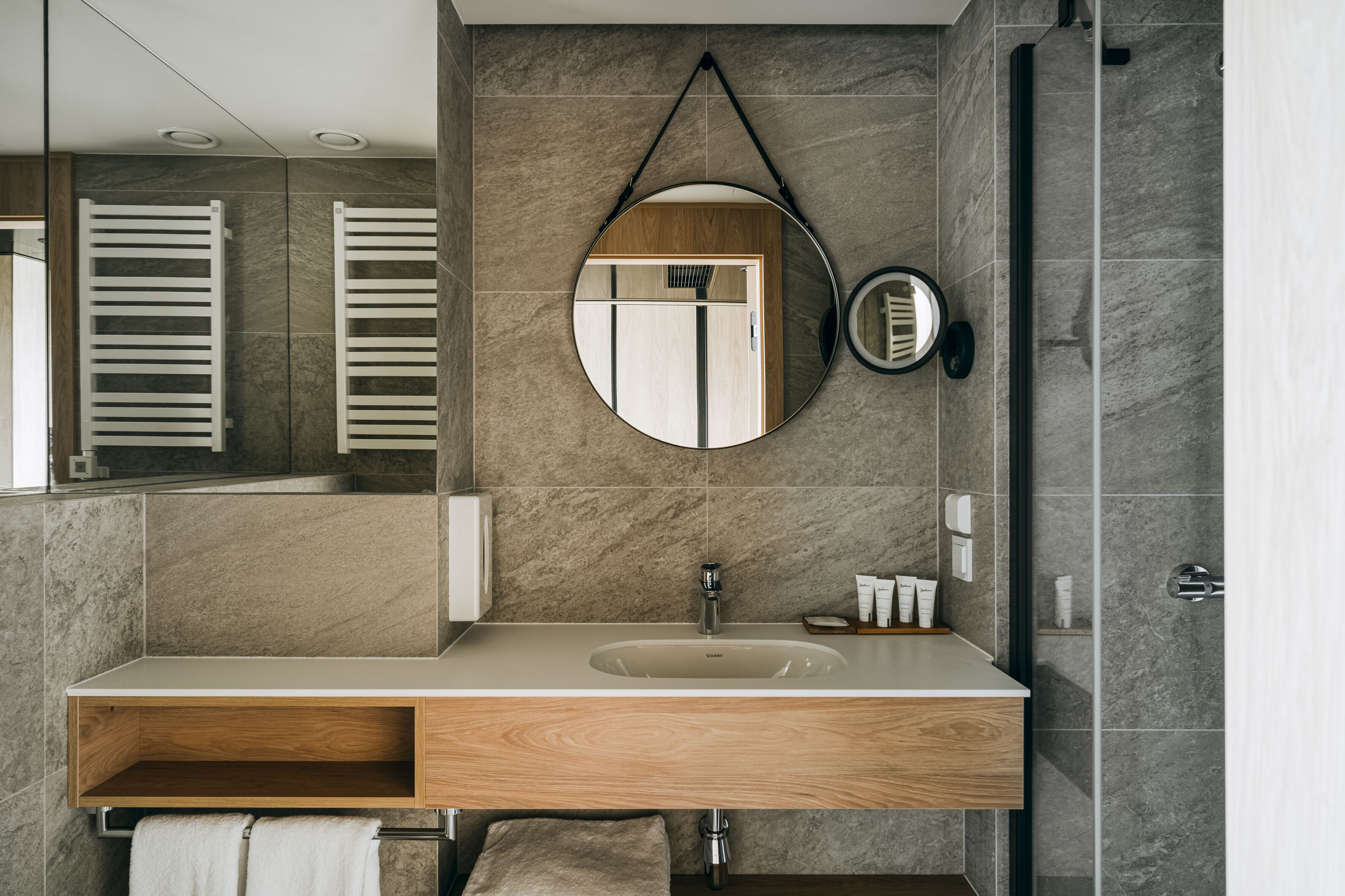 shower, free toiletries, hair dryer, towels