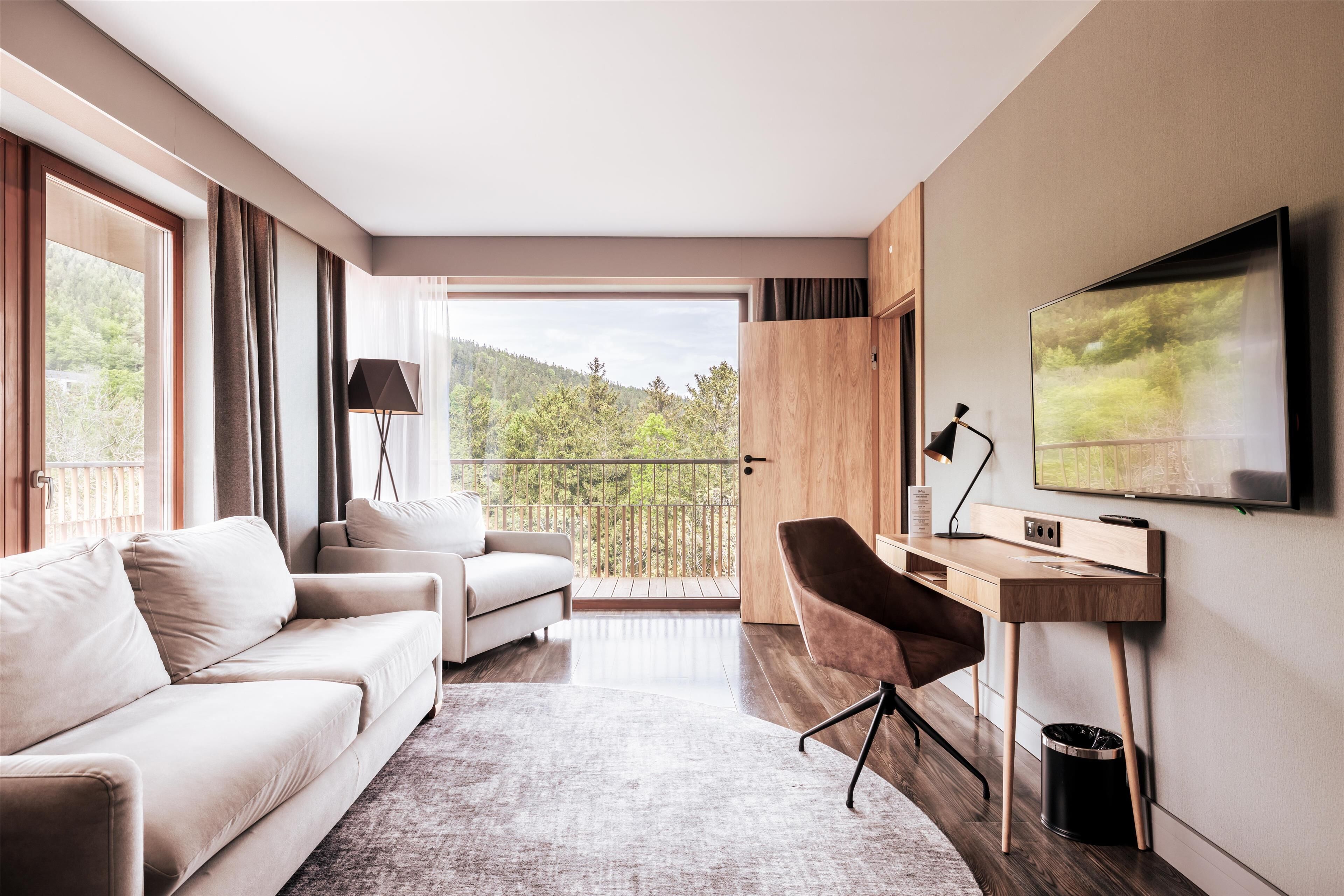 1 bedroom, hypo-allergenic bedding, minibar, in-room safe