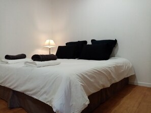 2 bedrooms, bed sheets