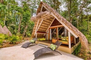 Bungalow Desain, 1 Tempat Tidur King, pemandangan kolam renang (Tippie) | 1 kamar tidur, brankas, Wi-Fi gratis, dan seprai linen
