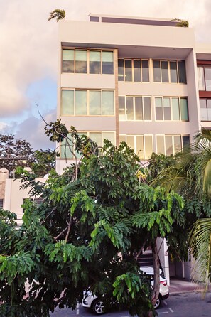 Front of property - Mararena Family Apartments & Long Stay Living - Steps from 5th Avenue (Playa del Carmen)