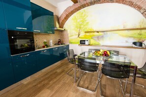 Exclusive-Apartment, 2 Schlafzimmer | Eigene Küche | Großer Kühlschrank, Mikrowelle, Herdplatte, Geschirrspüler