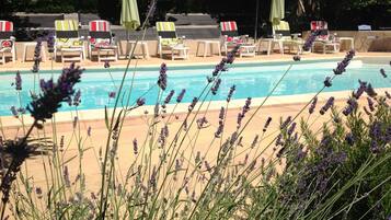 Piscine extérieure, piscine chauffée